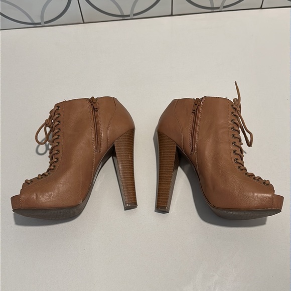 Express Bootie - Picture 2 of 4